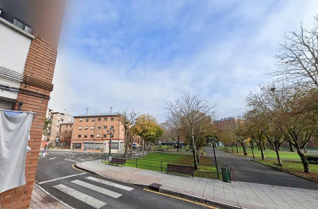 Vista exterior de Pis en venda en Oviedo  amb Terrassa