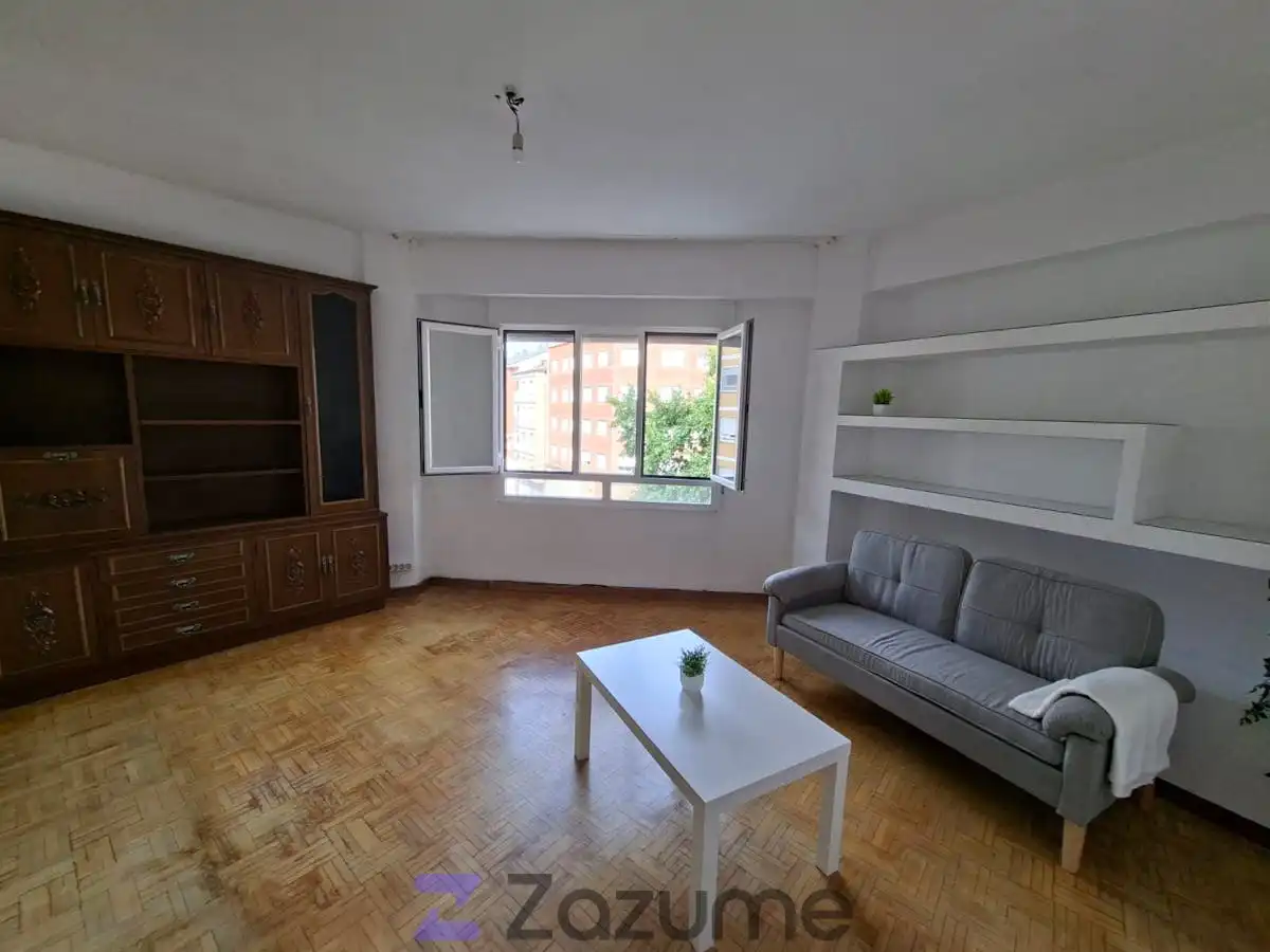 Living room of Flat for rent in Ponferrada  with Heating, Parquet flooring and Furnished