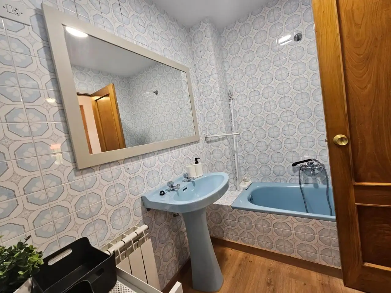 Bathroom of Flat for rent in Ourense Capital   with Heating, Furnished and Balcony