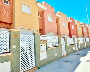 Vista exterior de Casa o xalet en venda en Bigastro amb Aire condicionat, Calefacció i Terrassa