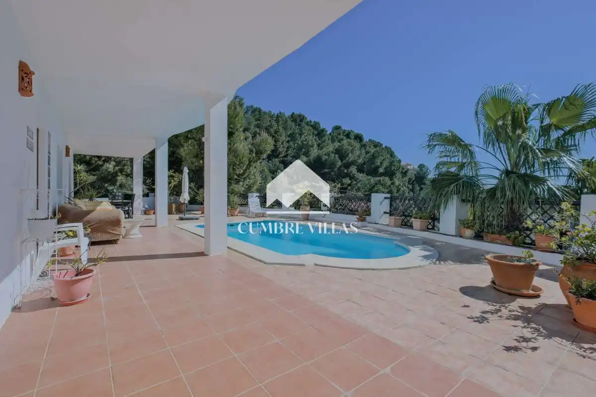 Vista exterior de Casa o xalet en venda en Almuñécar amb Calefacció, Jardí privat i Terrassa