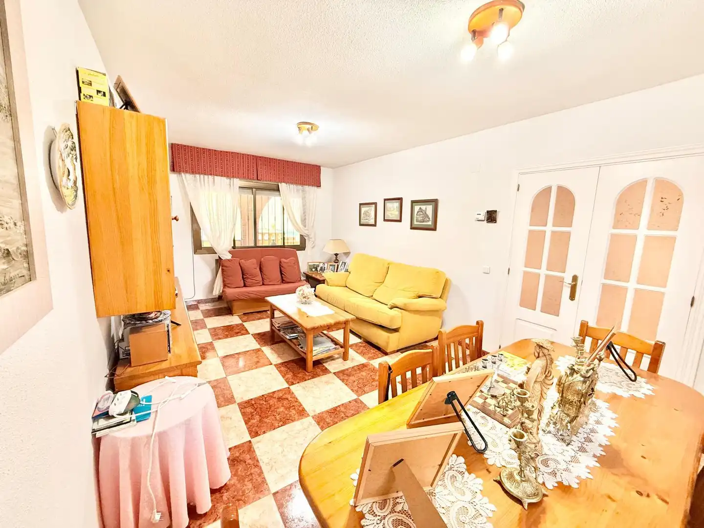 Sala de estar de Casa adosada en venta en Higuera de las Dueñas con Calefacción, Jardín privado y Terraza