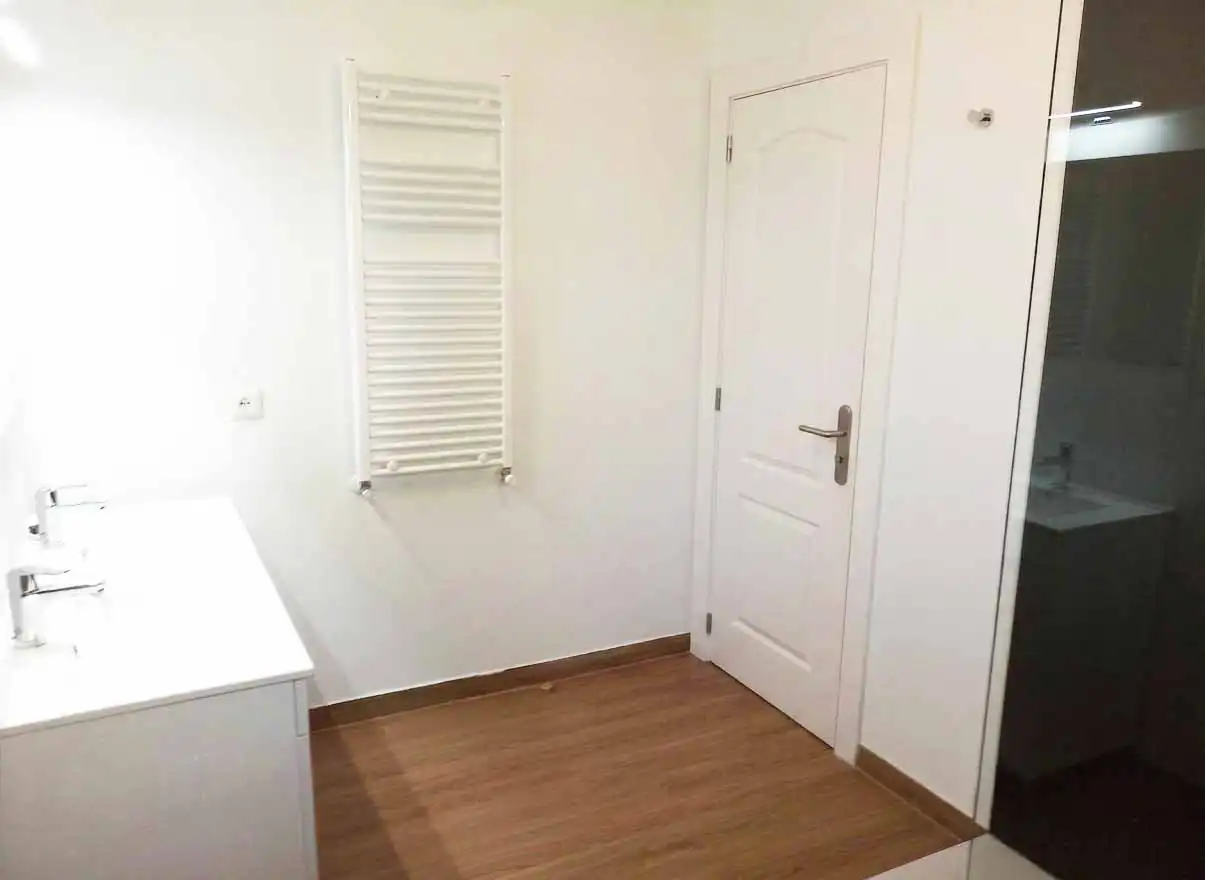 Dormitori de Casa adosada de lloguer en La Moraleja amb Calefacció, Jardí privat i Terrassa
