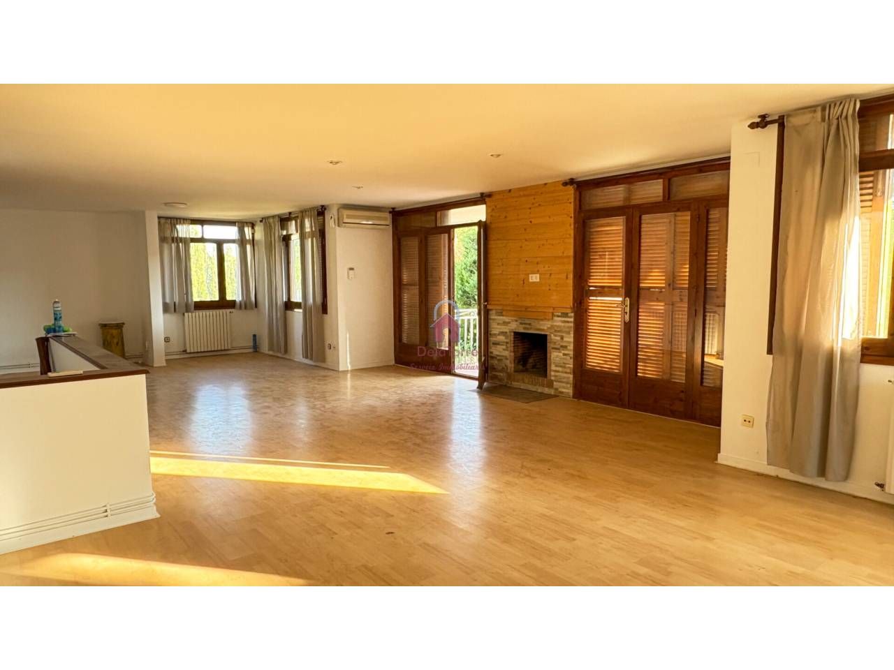 Sala d'estar de Casa o xalet en venda en Terrassa amb Aire condicionat, Calefacció i Jardí privat