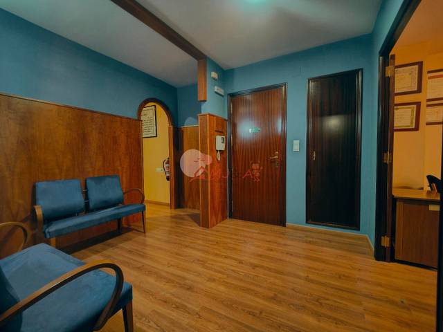 Oficina en Venta en JUEZ BORRULL en Casco Histórico