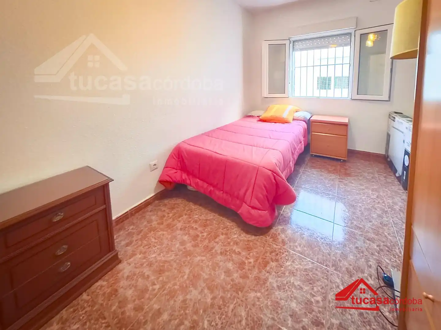 Bedroom of Flat for sale in Córdoba  with Air Conditioner