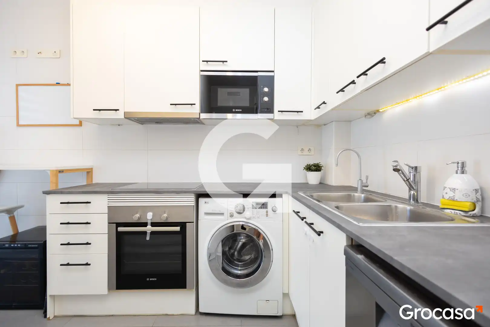 Küche von Wohnung zum Verkauf in Sant Boi de Llobregat mit Klimaanlage, Heizung und Terrasse