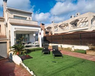 Jardí de Casa adosada en venda en Cambrils amb Aire condicionat, Calefacció i Jardí privat