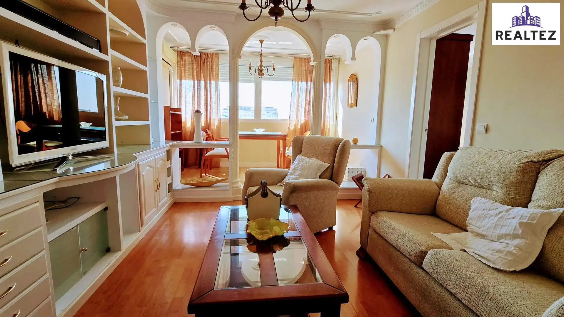 Living room of Flat for rent in Jerez de la Frontera  with Air Conditioner, Heating and Parquet flooring