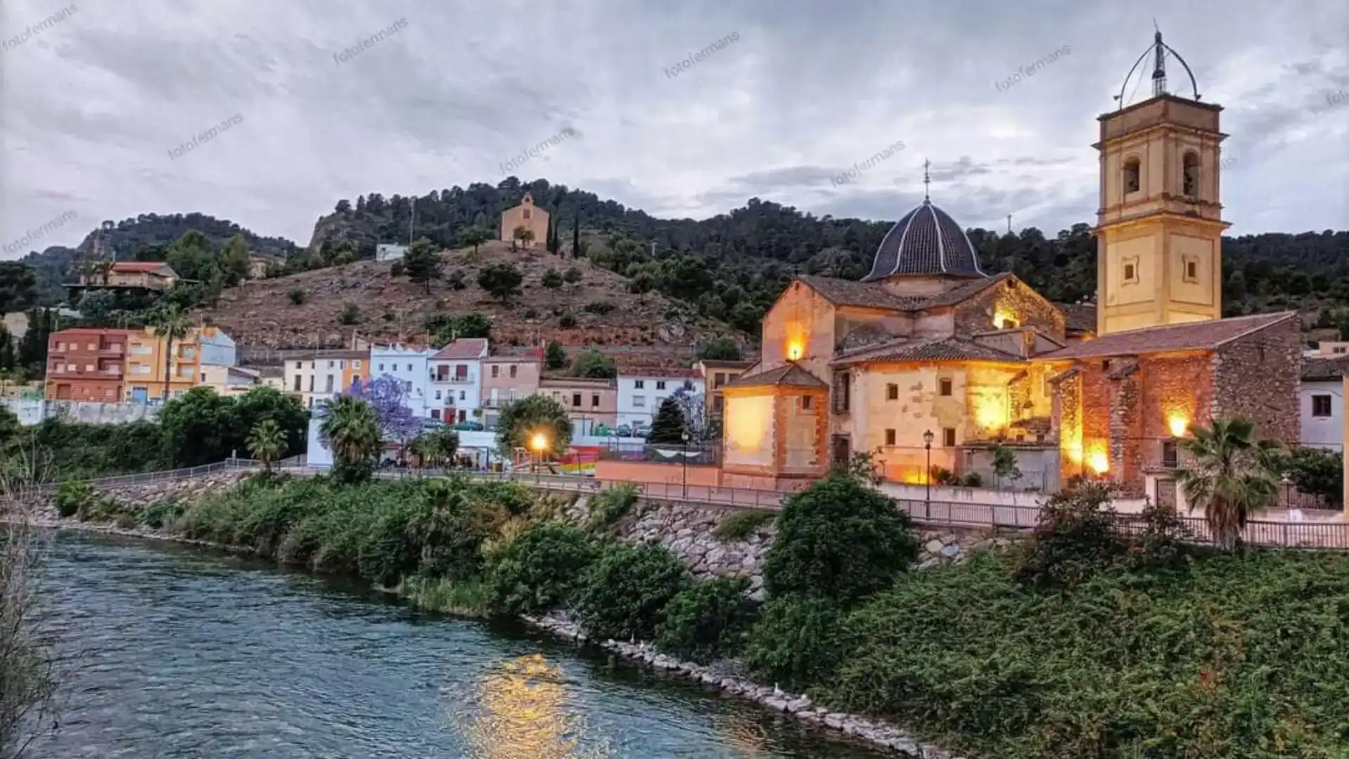 Vista exterior de Casa adosada en venda en Sumacàrcer amb Jardí privat, Traster i Moblat