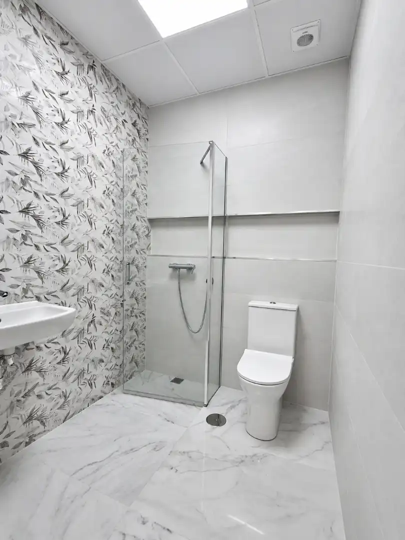 Local comercial de lloguer a Avenida Victoria Kent, imagen 4