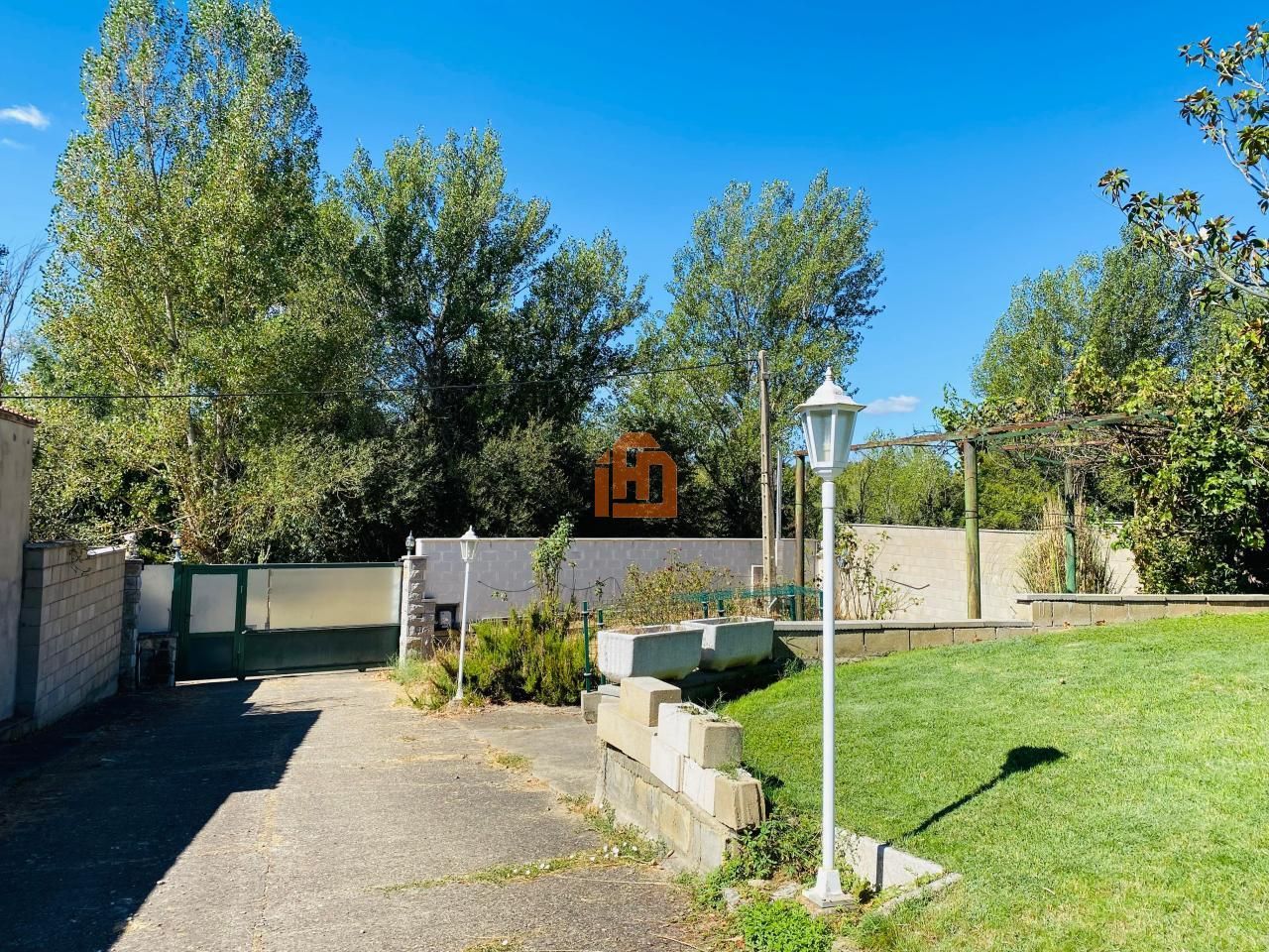 House or chalet for sale in Valverde de la Virgen  with Heating, Private garden and Furnished