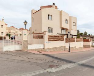 Vista exterior de Casa adosada en venda en Los Gallardos amb Aire condicionat, Jardí privat i Terrassa