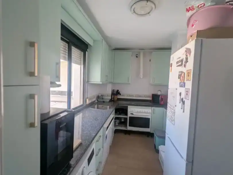 Cuina de Pis en venda en Camas amb Aire condicionat, Parquet i Moblat