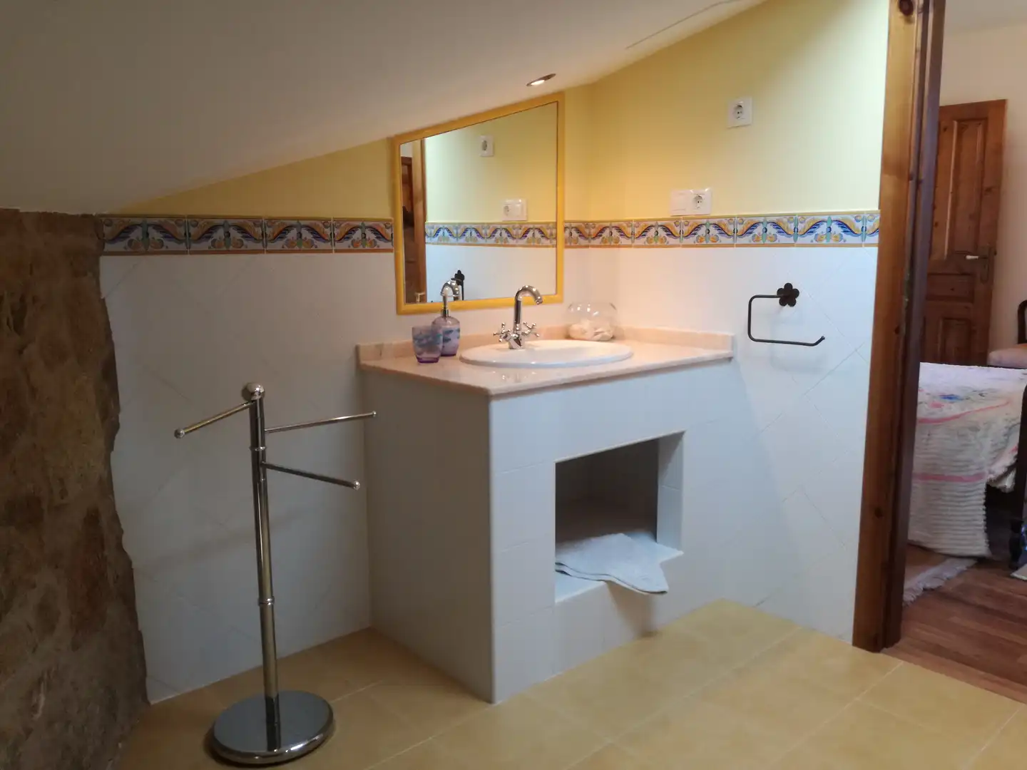 Bathroom of Houses for rent in Rianxo  with Heating, Private garden and Furnished