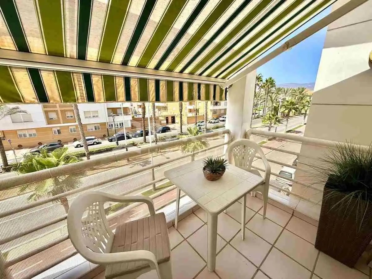 Terraza de Apartamento en venta en Roquetas de Mar con Aire acondicionado, Terraza y Amueblado