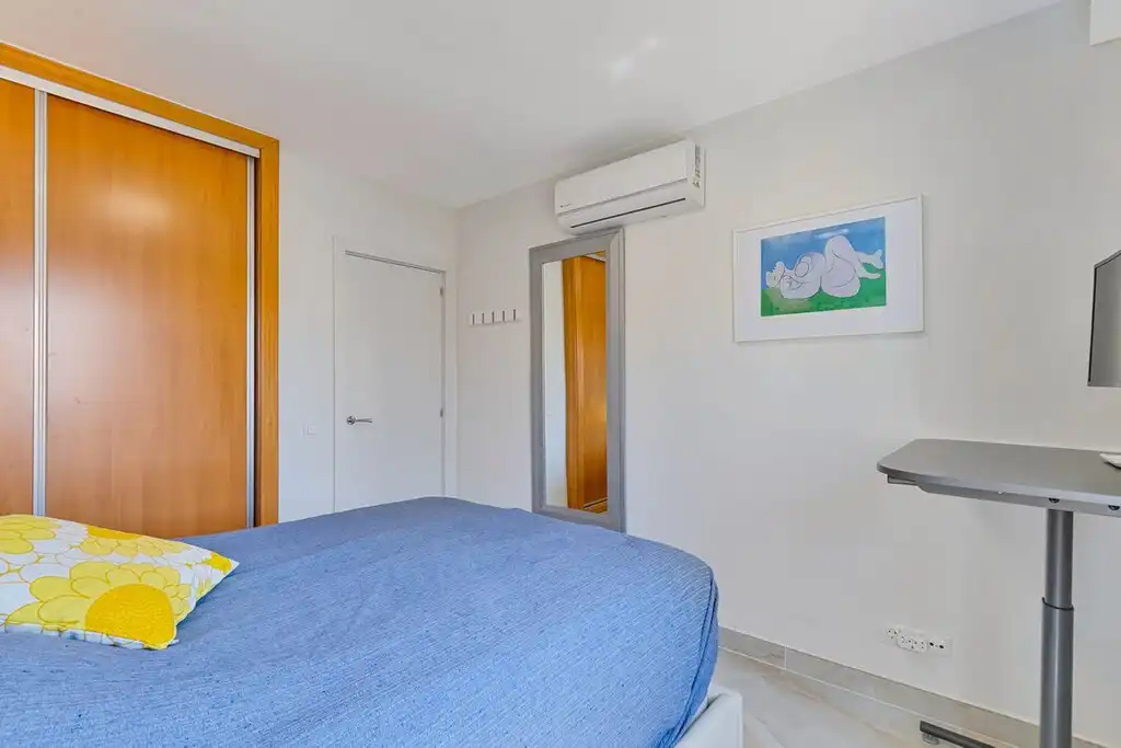 Habitación de Ático en venta en Benalmádena con Aire acondicionado, Terraza y Amueblado
