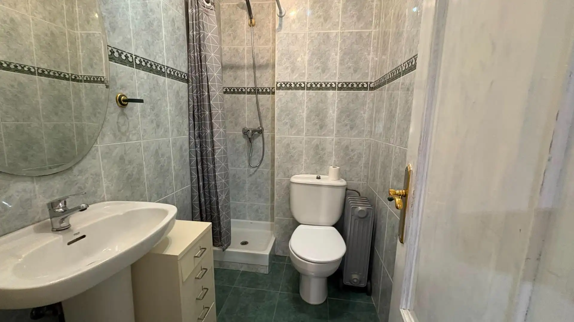 Baño de Piso de alquiler en Málaga con Aire acondicionado, Amueblado y Balcón