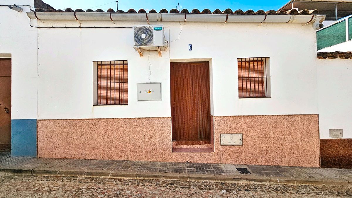 Vista exterior de Casa o chalet en venta en Cumbres de San Bartolomé