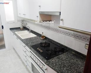 Cuina de Pis en venda en Cornellà de Llobregat amb Aire condicionat i Terrassa