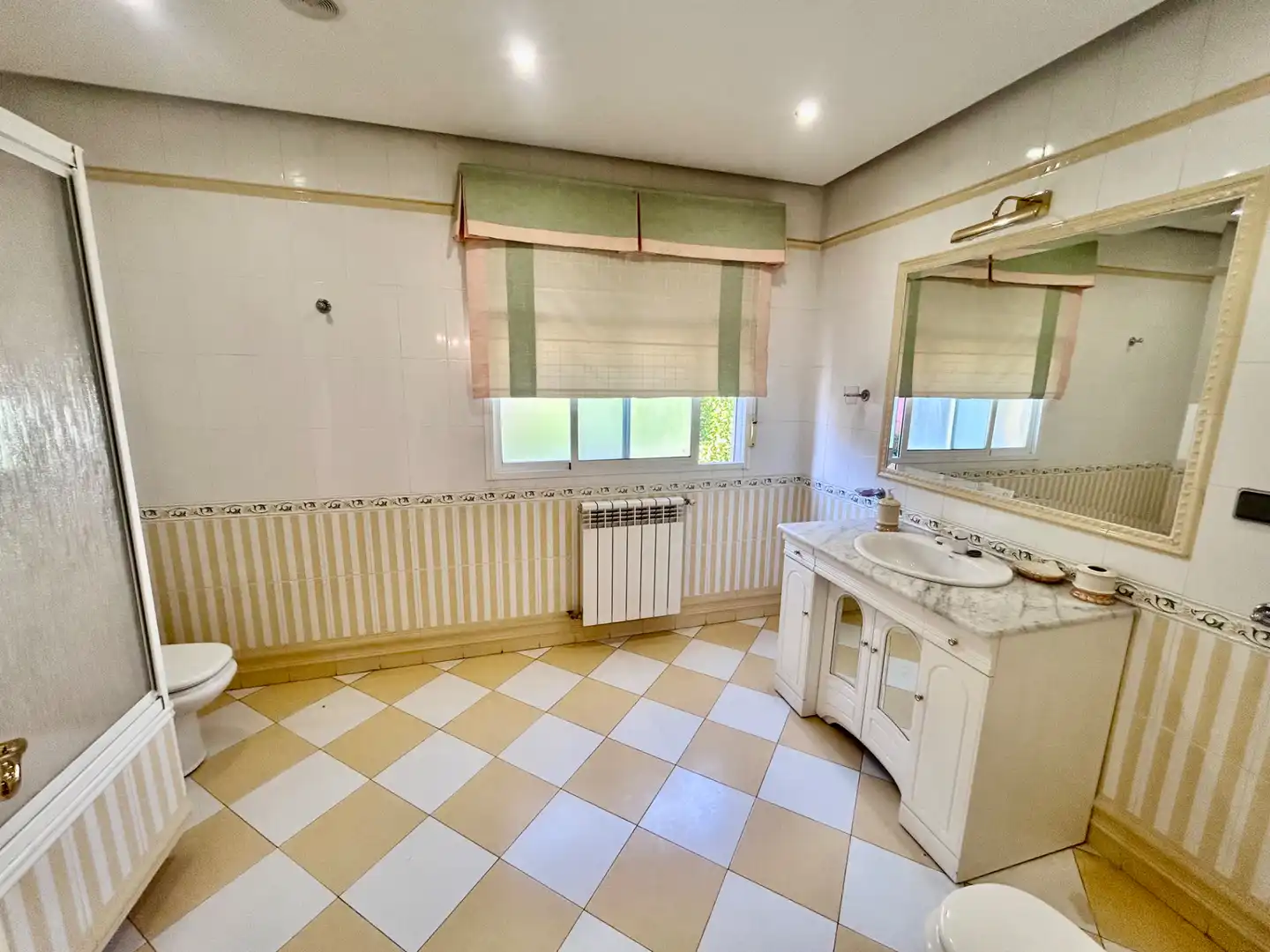 Bathroom of Houses for sale in Úbeda  with Heating, Private garden and Terrace