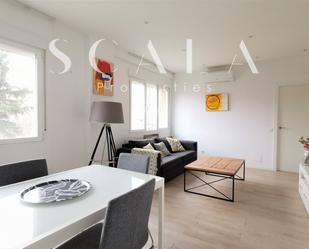 Living room of Flat to rent in  Madrid Capital  with Air Conditioner, Heating and Furnished
