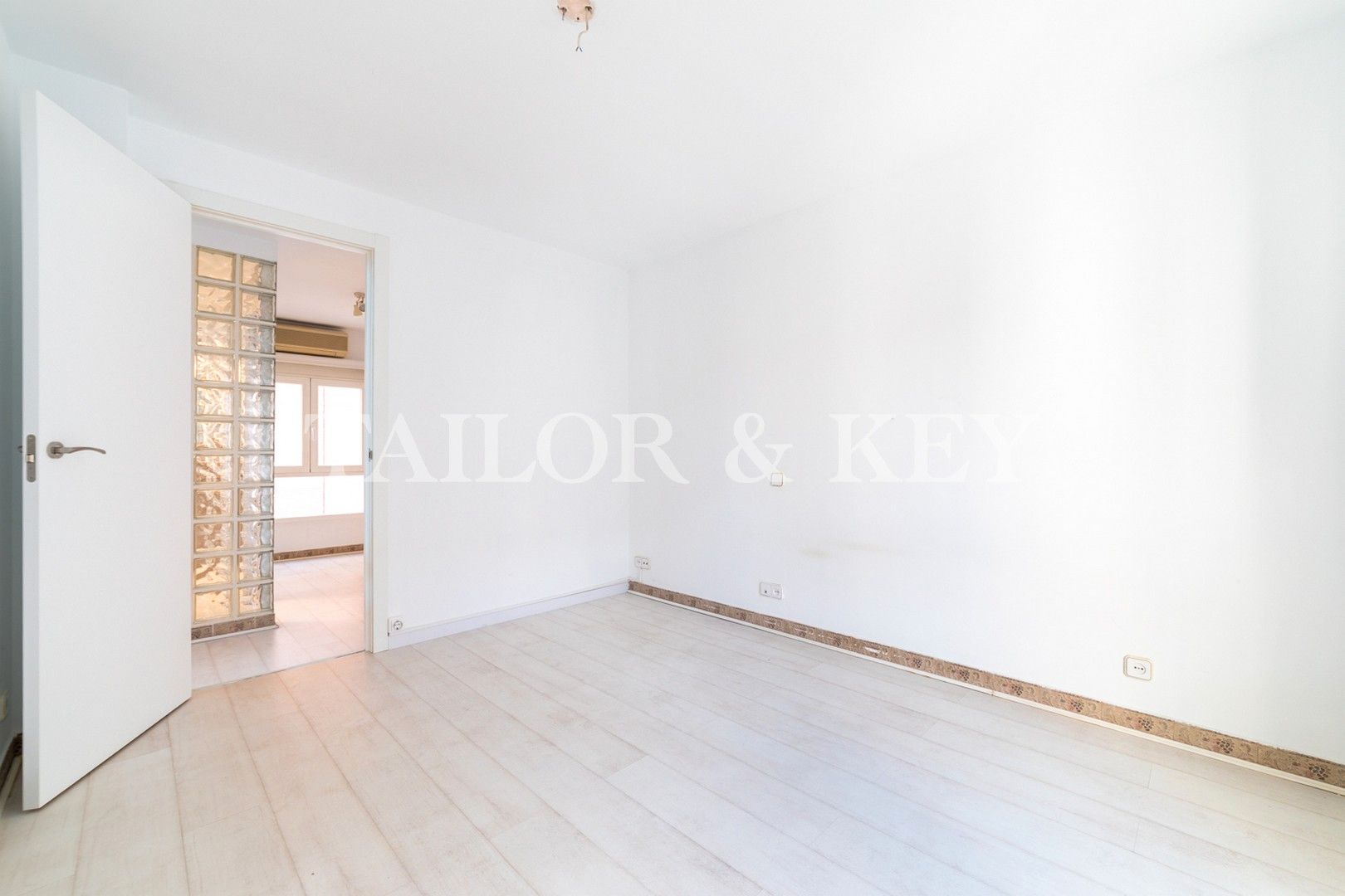 Habitación de Piso en venta en  Madrid Capital con Aire acondicionado, Calefacción y Terraza