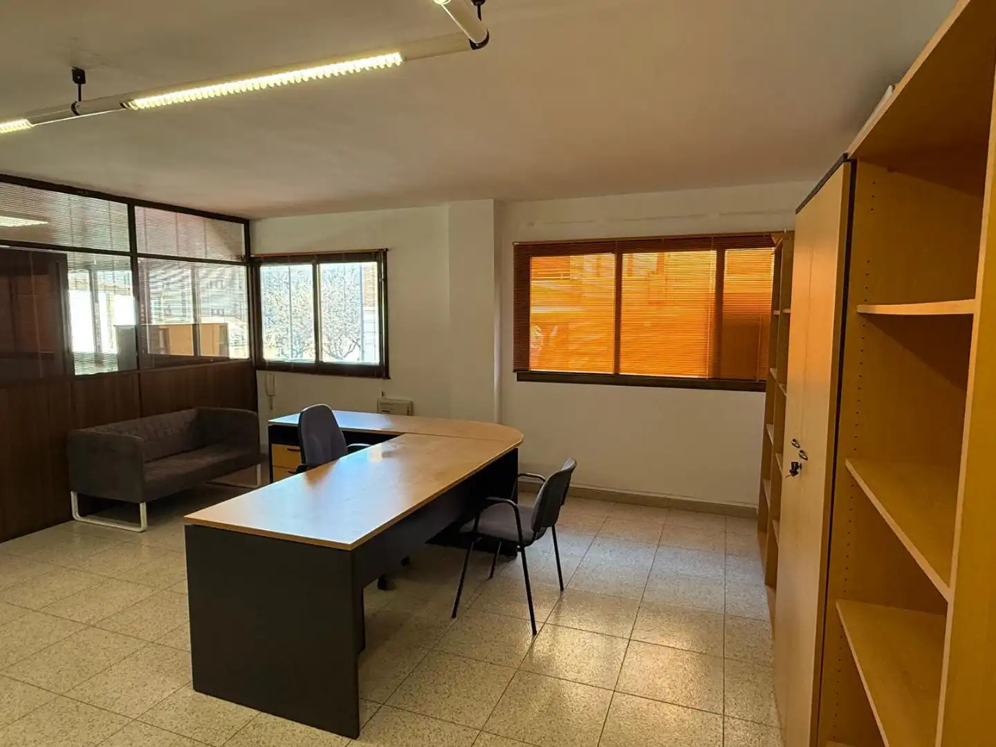 Oficina de alquiler en Huesca con Aire acondicionado y Calefacción
