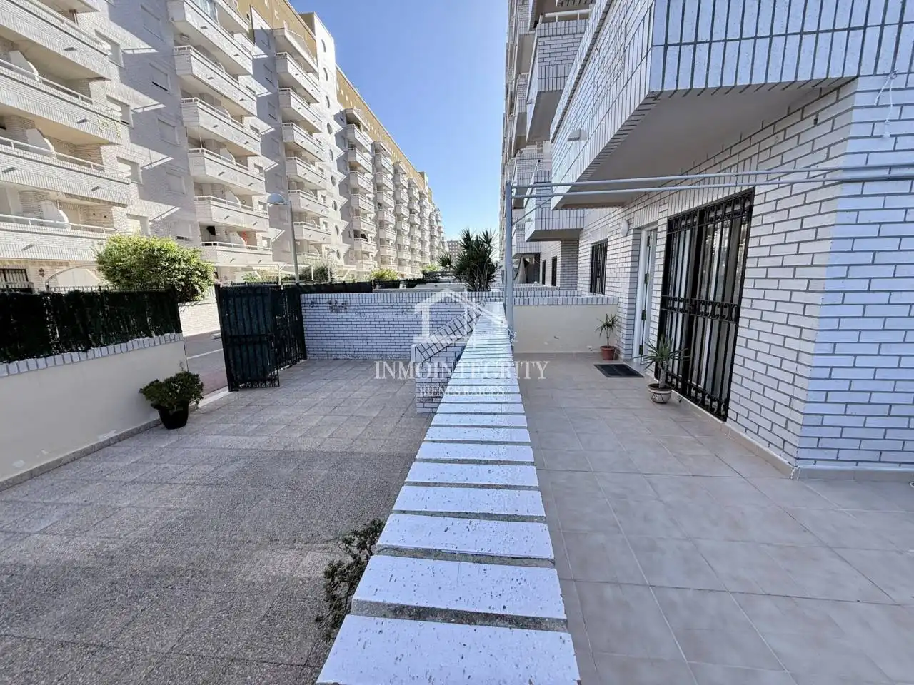 Apartamento con piscina en venta en Avenida Central, imagen 33