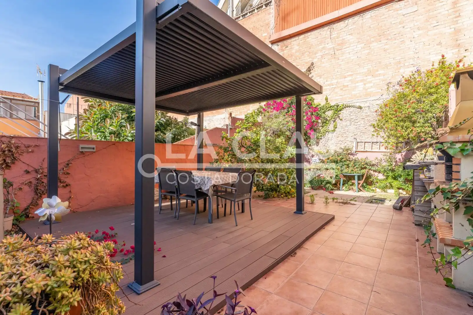 Terrasse von Einfamilien-Reihenhaus zum Verkauf in Gavà mit Heizung