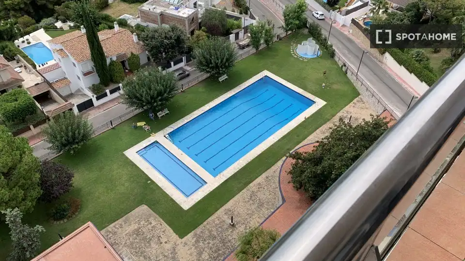 Room in Vallpineda - Rocamar