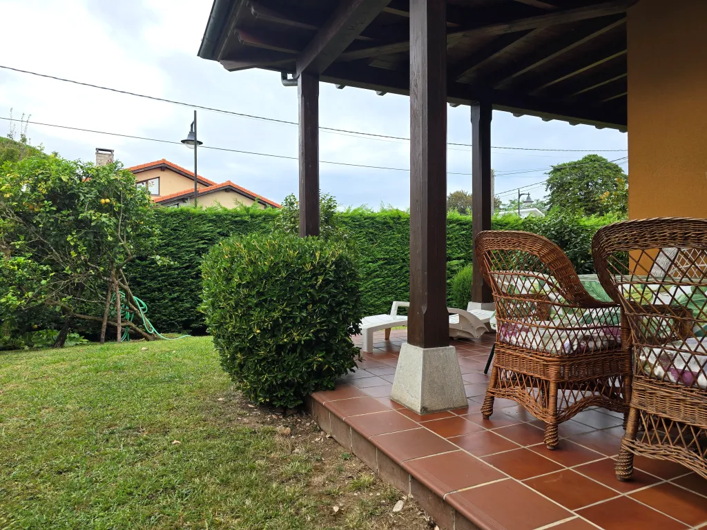 Jardí de Casa o xalet en venda en Llanes amb Calefacció, Jardí privat i Terrassa