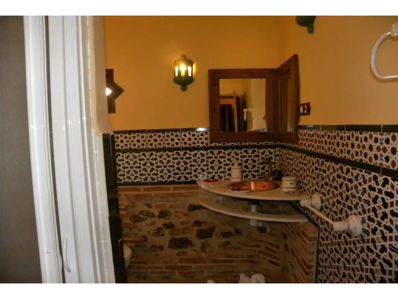 Bany de Casa o xalet en venda en Vélez-Blanco amb Calefacció, Jardí privat i Terrassa