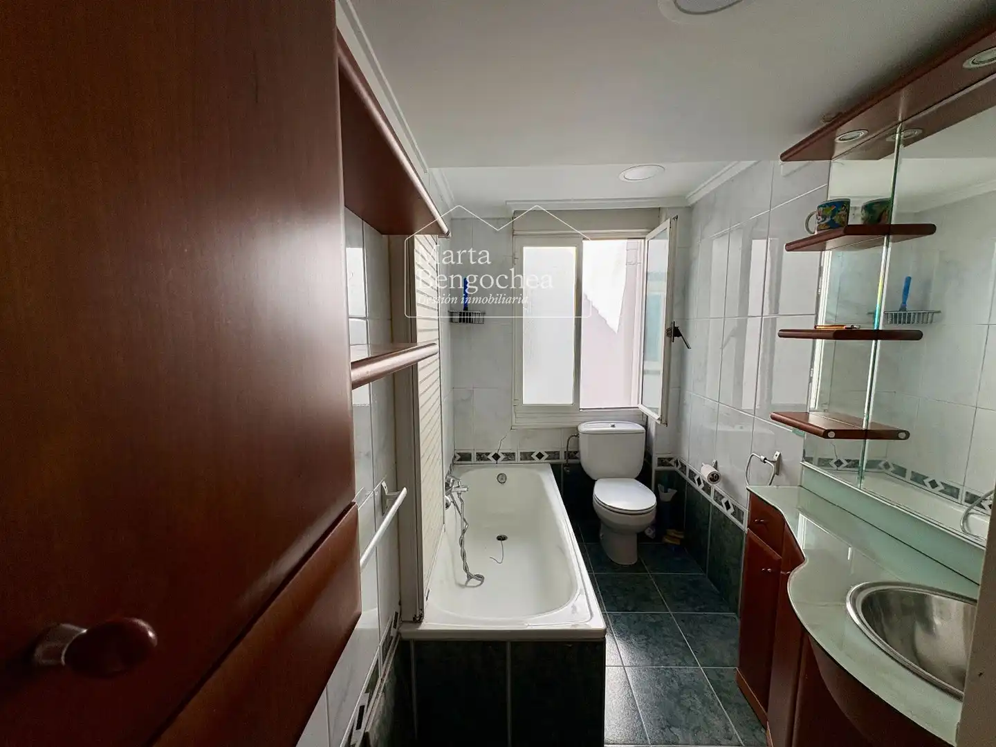 Baño de Piso en venta en Vitoria - Gasteiz con Calefacción y Trastero