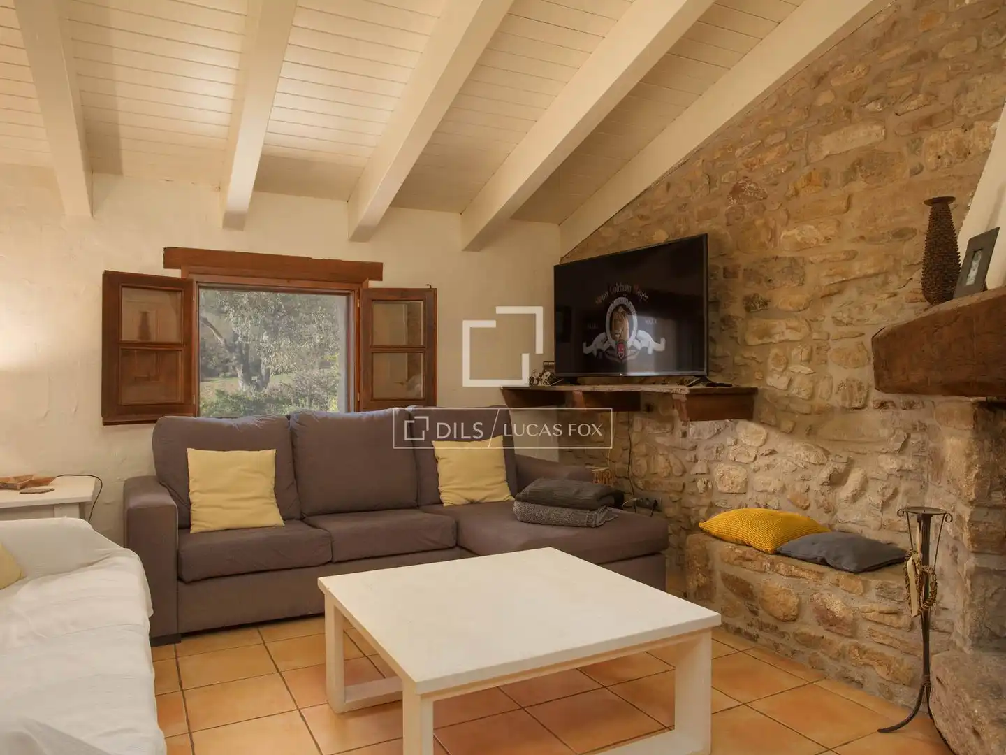 Sala de estar de Finca rústica en venta en Santa Pau con Jardín privado, Terraza y Trastero