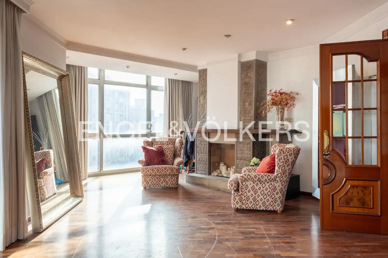 Living room of Flat for sale in  Valencia Capital  with Air Conditioner, Heating and Parquet flooring
