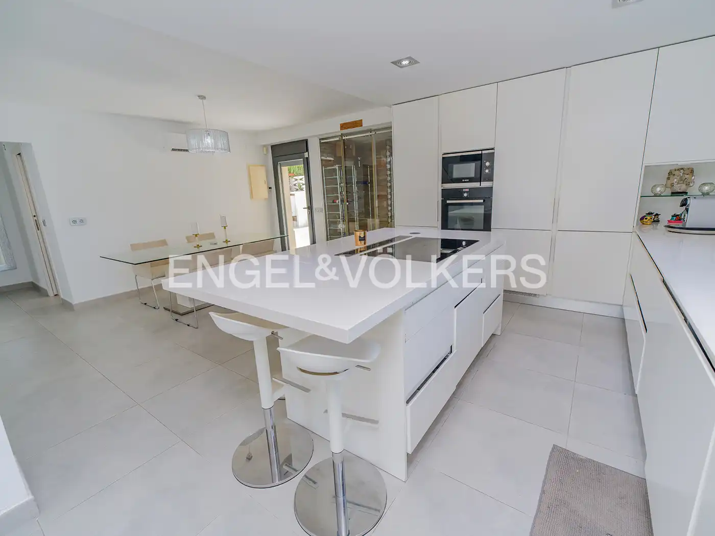 Cocina de Casa o chalet en venta en El Campello con Aire acondicionado, Calefacción y Jardín privado