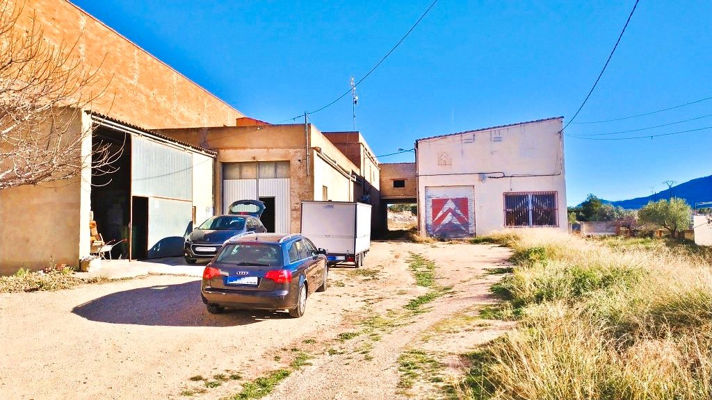 Vista exterior de Nau industrial en venda en Mogente / Moixent