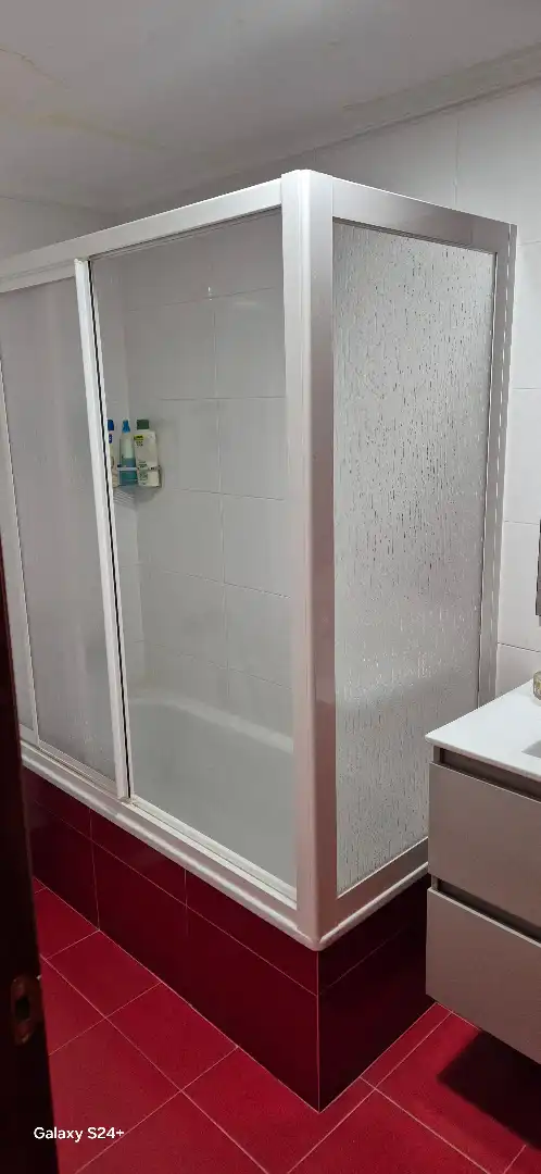 Baño de Piso de alquiler en  Logroño con Amueblado y Balcón