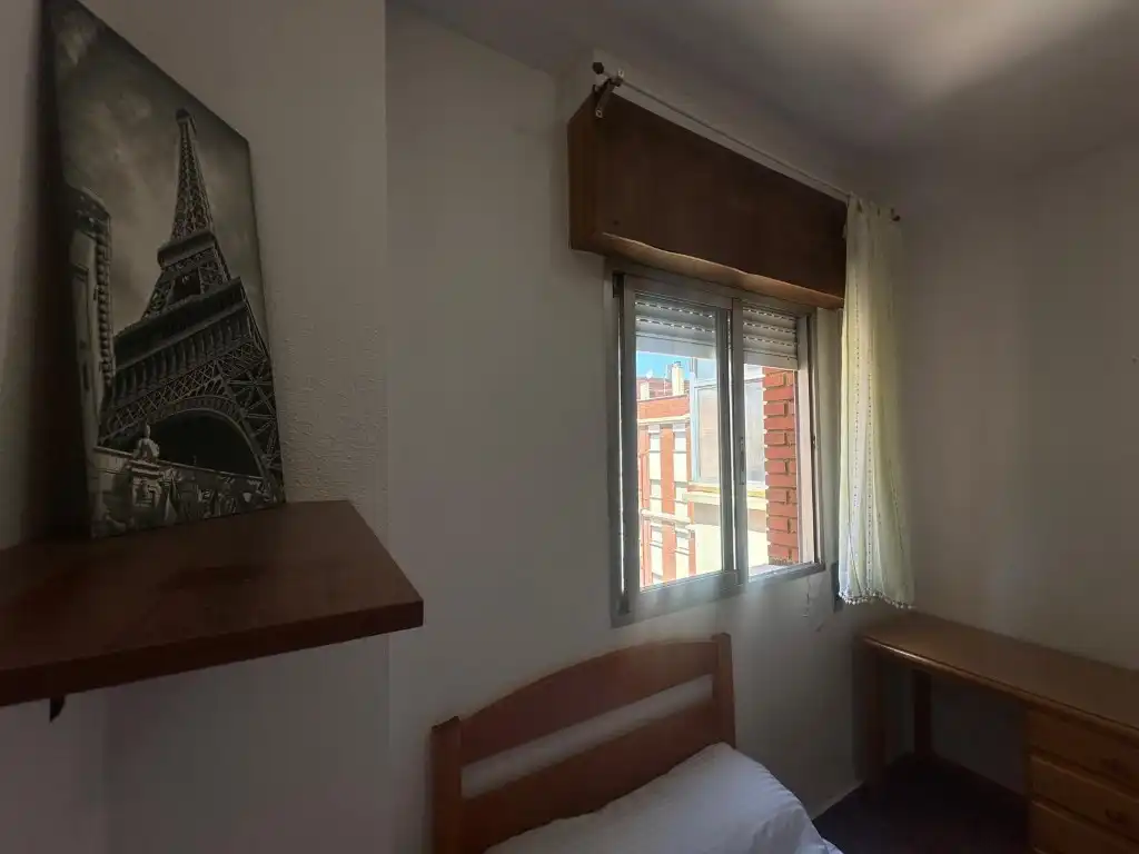 Bedroom of Flat for share in Córdoba