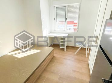 Pis amb balcó en venda a Calle de Gabriel Usera