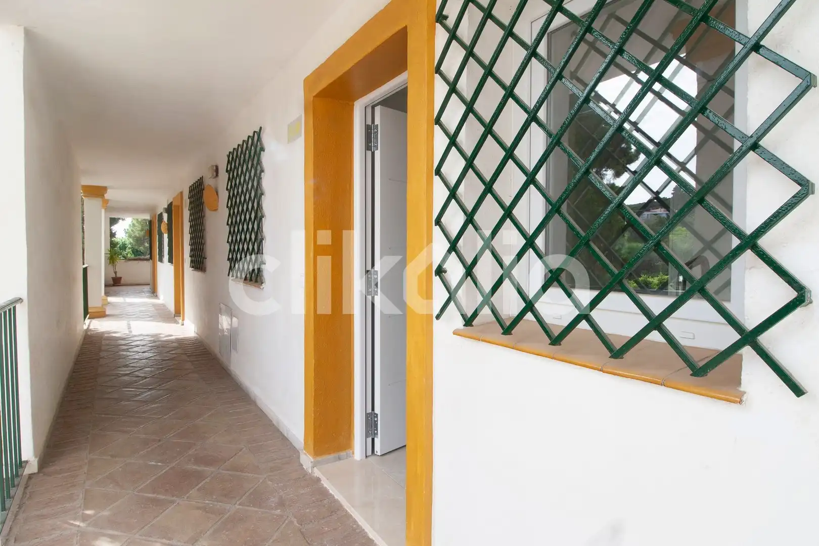 Flat for sale in Marbella  with Air Conditioner, Private garden and Terrace