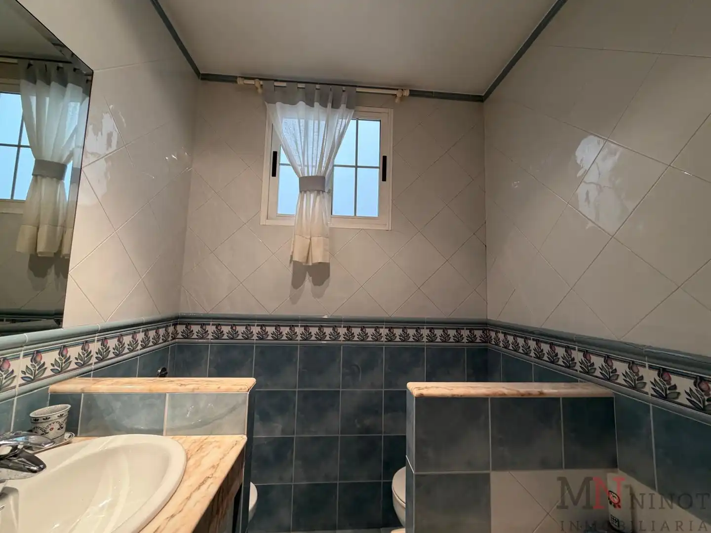 Bathroom of Flat for rent in Castellón de la Plana / Castelló de la Plana  with Heating, Parquet flooring and Furnished