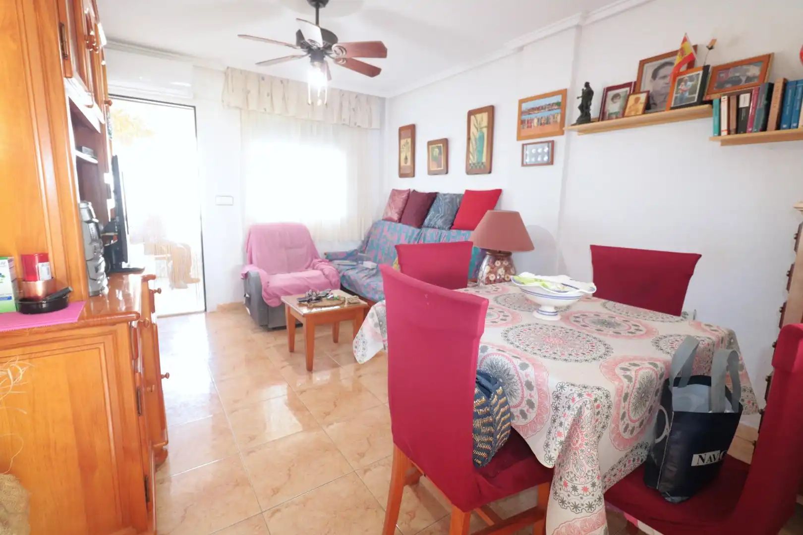 Sala d'estar de Casa o xalet en venda en Torrevieja amb Aire condicionat, Jardí privat i Terrassa