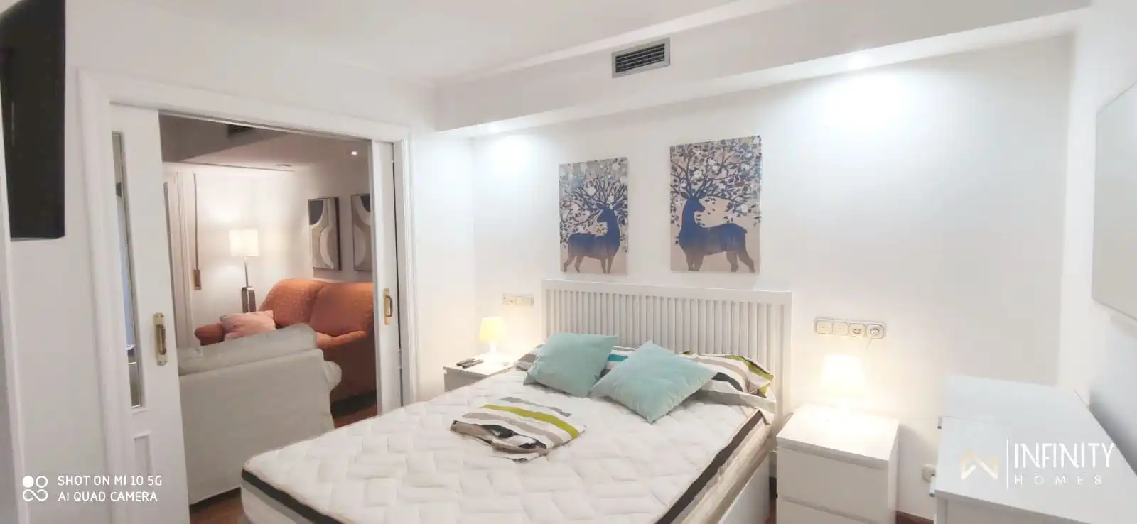 Dormitori de Apartament de lloguer en Bilbao  amb Aire condicionat, Calefacció i Balcó