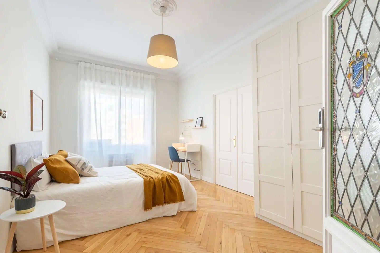 Bedroom of Flat for share in Barrio de Salamanca