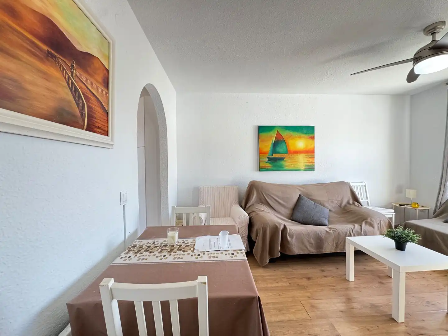 Sala d'estar de Apartament en venda en Torrox amb Terrassa, Moblat i Piscina comunitària