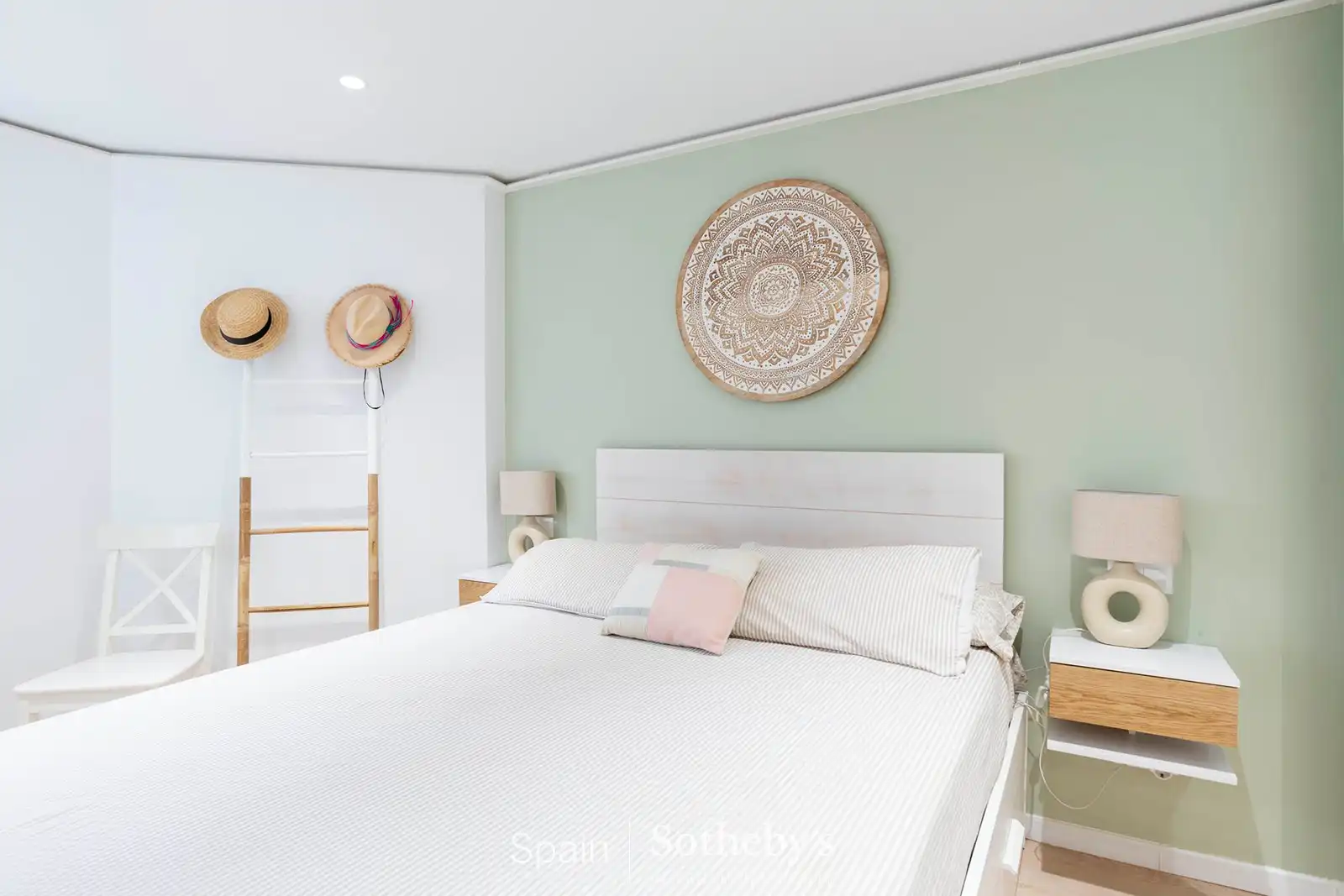 Dormitori de Apartament en venda en Madrid amb Aire condicionat, Calefacció i Terrassa