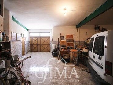 Casa amb balcó en venda a Calle DOÑA CRISANTA