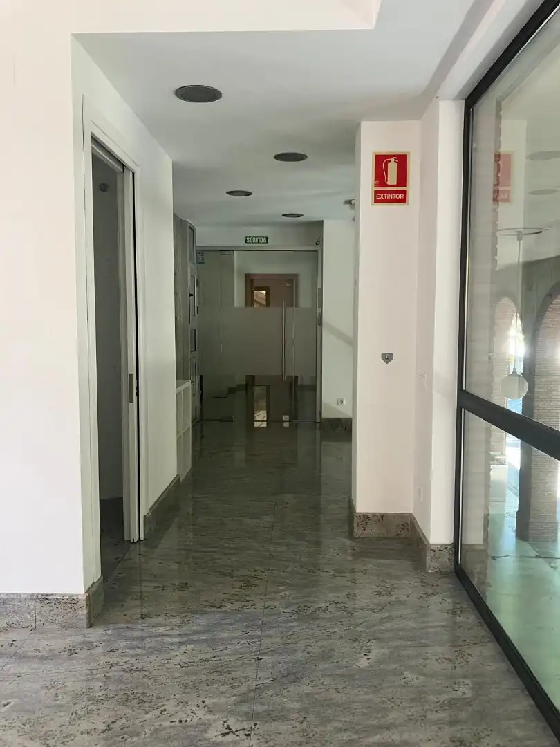 Büro zum Verkauf in Plaça Escultor Josep Clarà 7, imagen 13